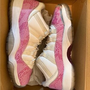 Jordan 11 Retro Low - Pink Snakeskin